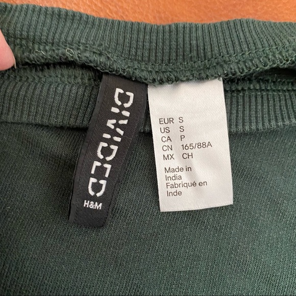 Long sleeve cropped top with POSITIVITY sleeve graphic - Forest Green - Picture 4 of 5